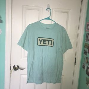 -🖤 yeti tee-
